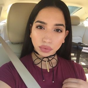 Meet your Posher, Hillary